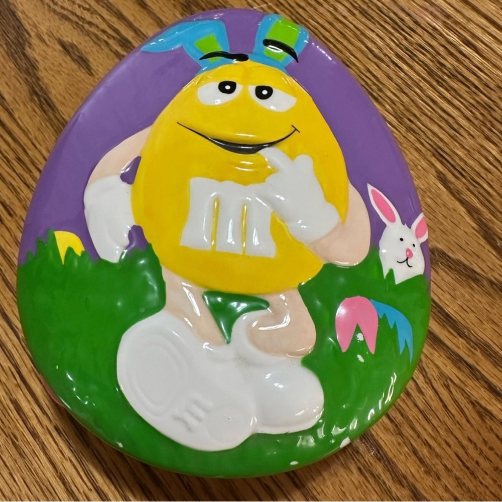 Vintage 2004 M&M’s Easter Bunny Ceramic Egg-shaped Candy Dish